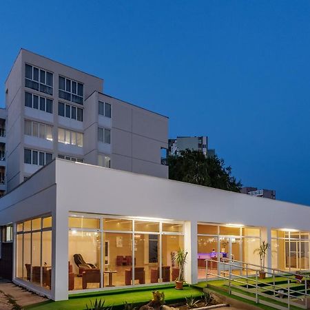 Hotel Saturn Exterior foto