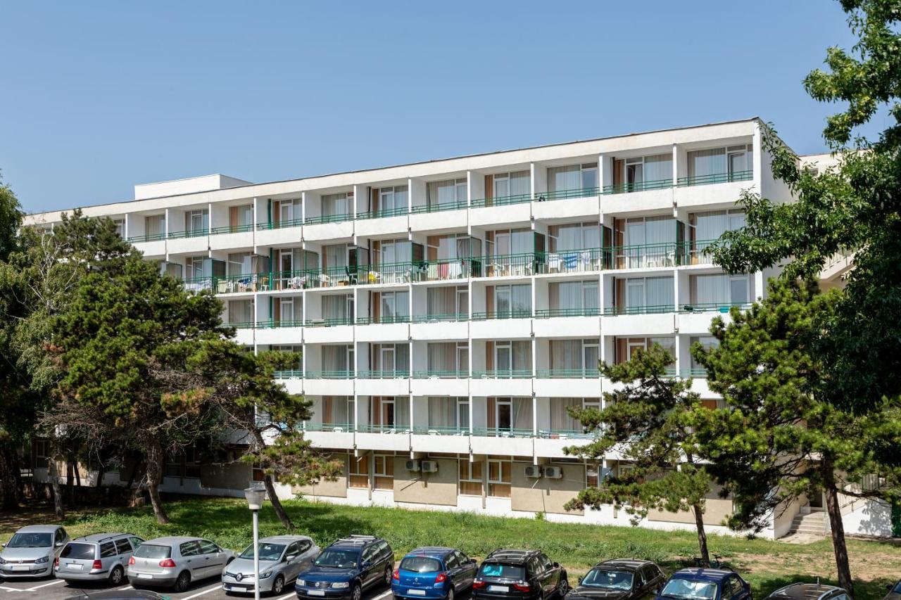 Hotel Saturn Exterior foto