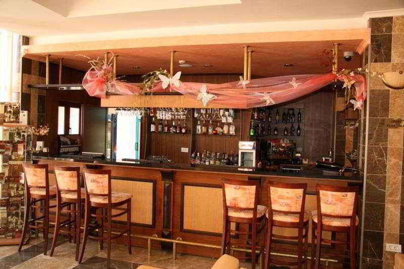 Hotel Saturn Exterior foto