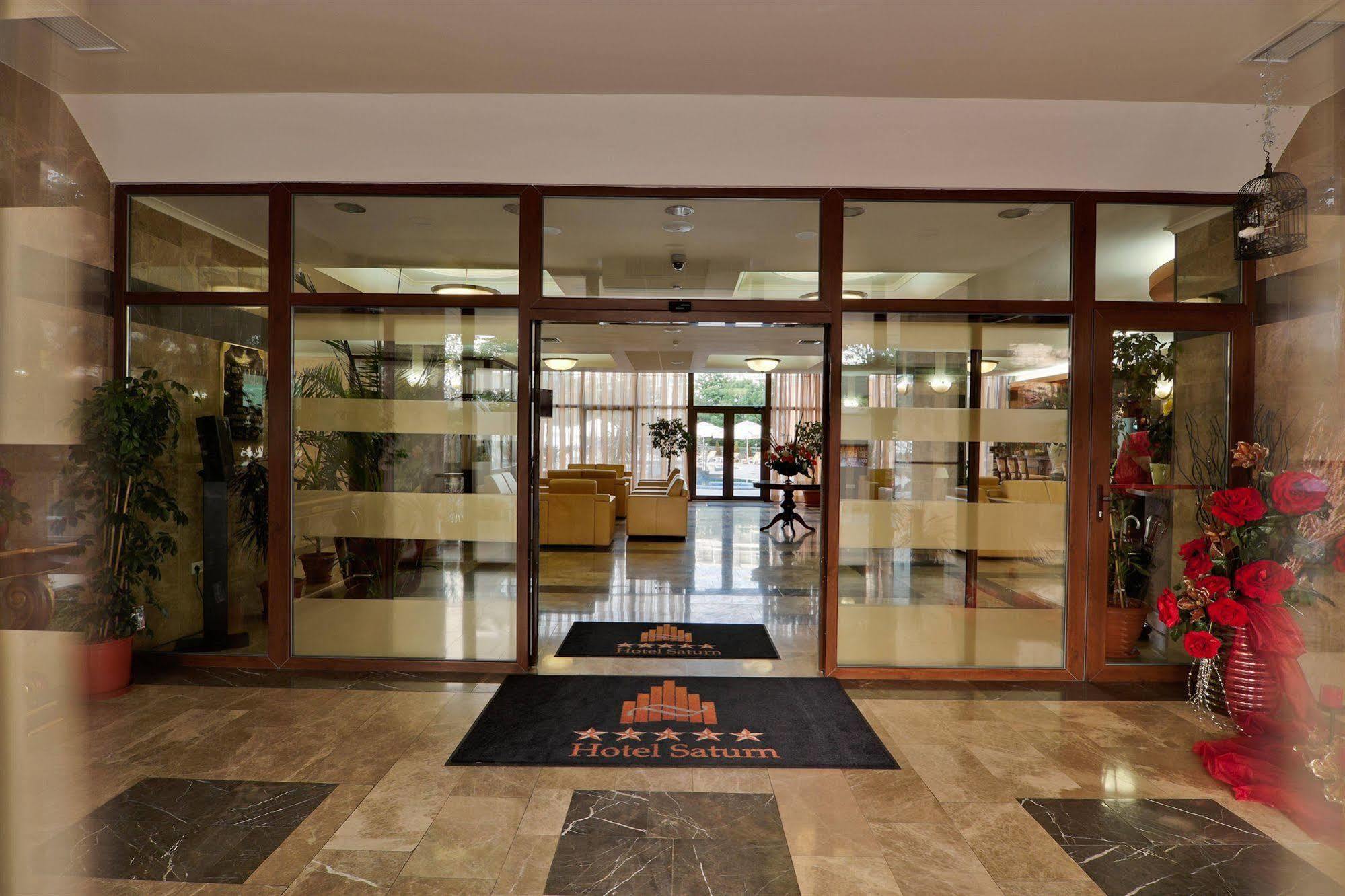Hotel Saturn Exterior foto