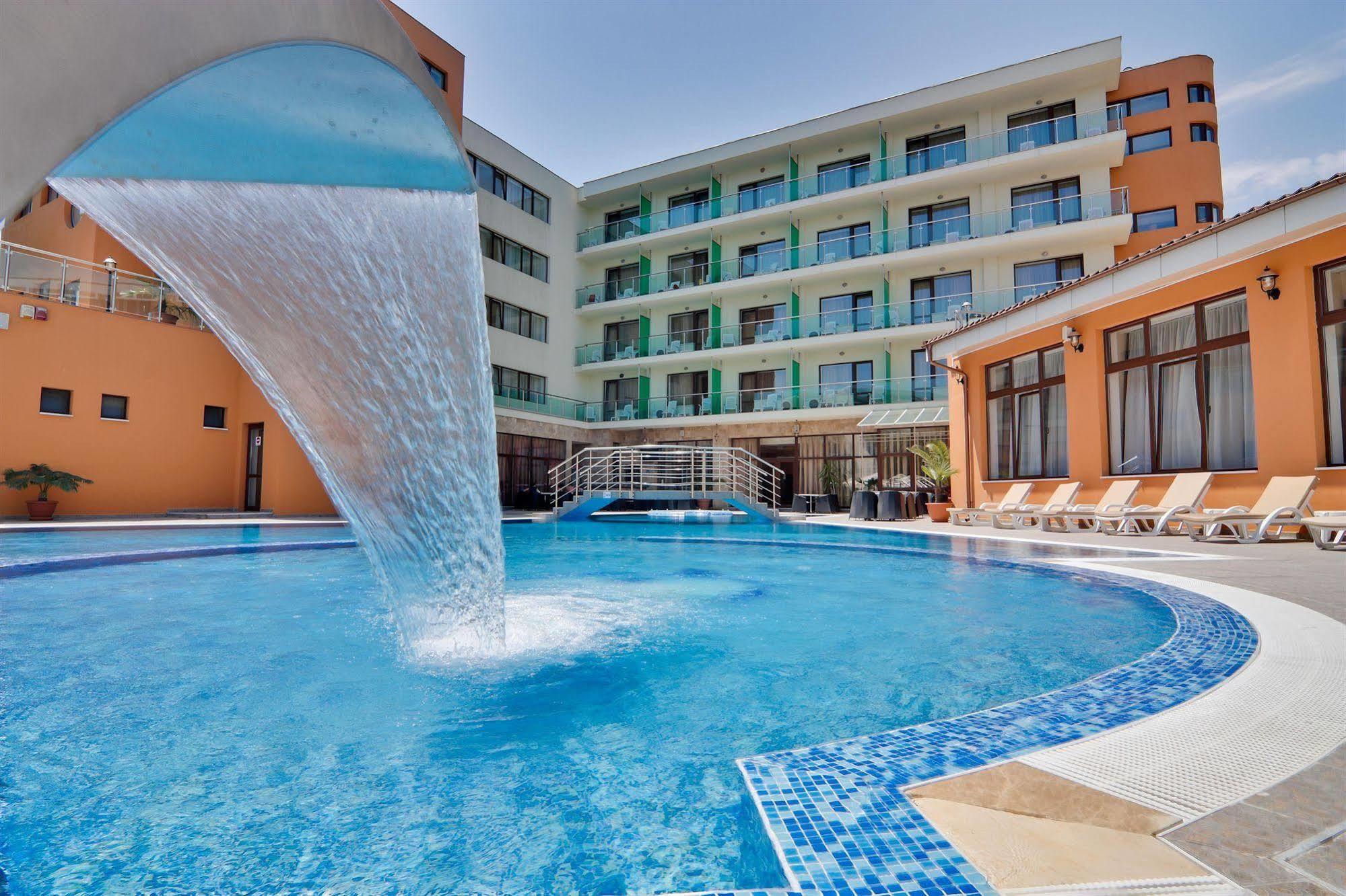 Hotel Saturn Exterior foto